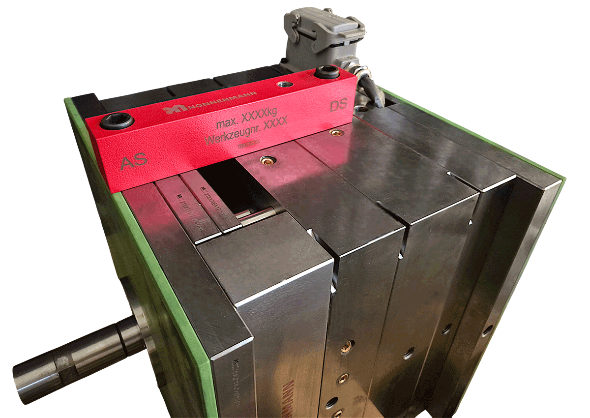 Lifting device on mold